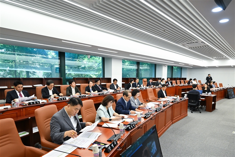 제332회 임시회 예산결산특별위원회 회의 이미지