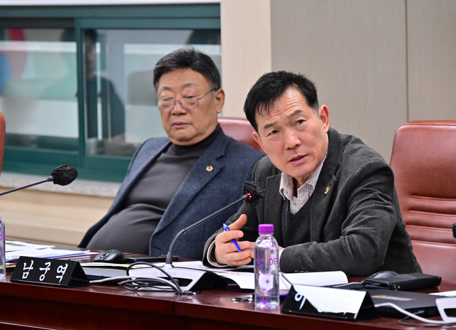 서울특별시의회 2027서울세계청년대회 지원 특별위원회 회의