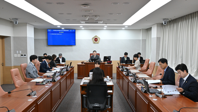 제338회 임시회 폐회중 도시계획균형위원회 회의 이미지