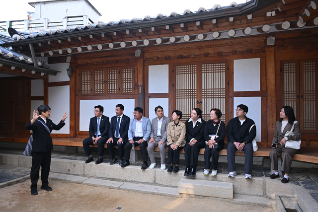 제339회 임시회 폐회중 주택공간위원회 현장방문_2026 스마트라이프위크, 서울한옥위크 이미지